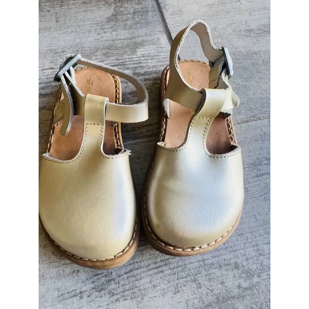 Freshly Picked Toddler Little Girl Platinum Newport Clog Champagne Gold Size 7